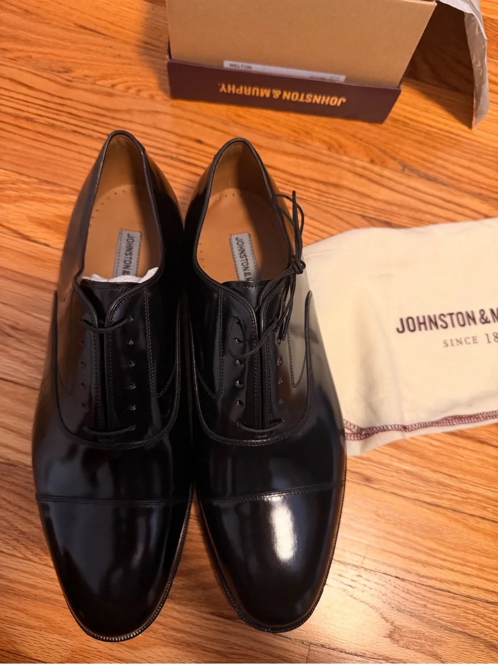 Johnston & Murphy polished cap